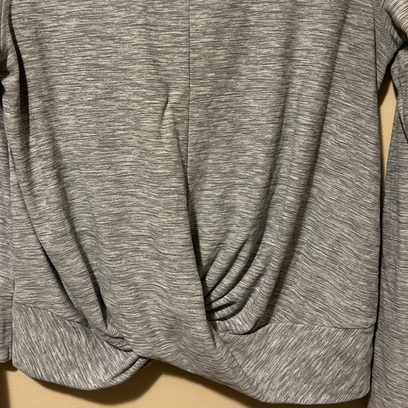 Old Navy Active Long Sleeve Tee - Picture 2 of 4